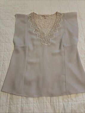 Rebecca Taylor Cream Lace V‑Neck Blouse